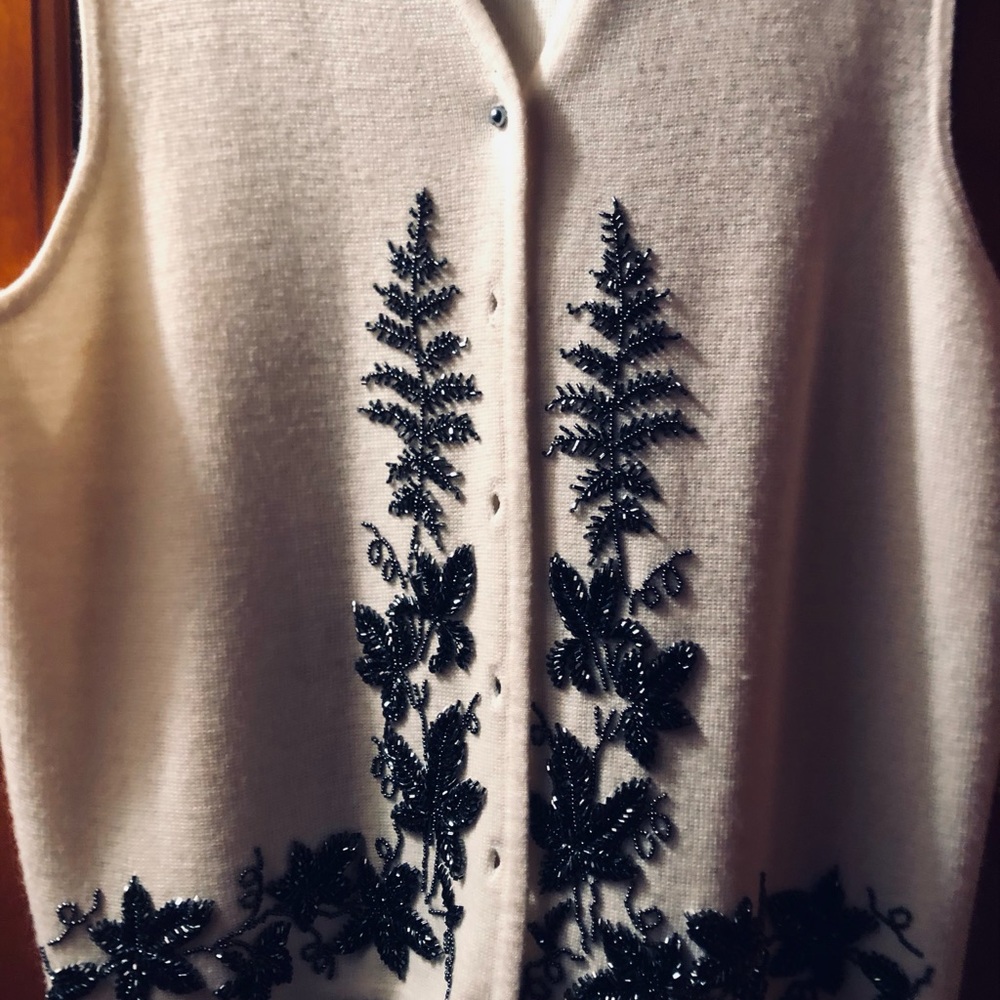 Sweater vest